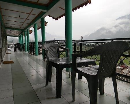 Hotel Him Parvat Manāli Екстериор снимка